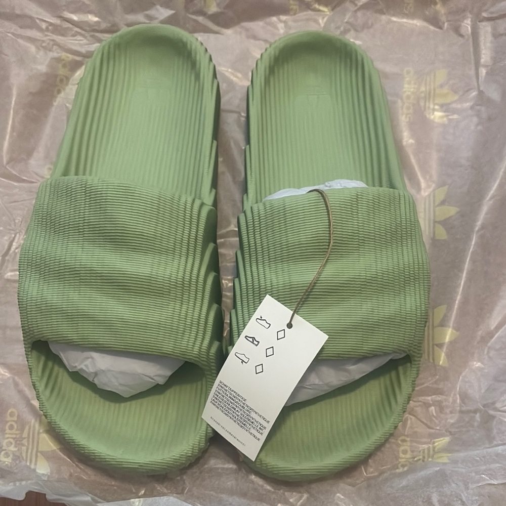 Adidas Mens Adilette 22 Slides - Picture 2 of 5